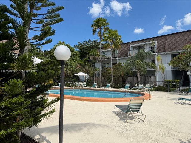 9621 SW 77th Ave 101B, Miami, FL 33156