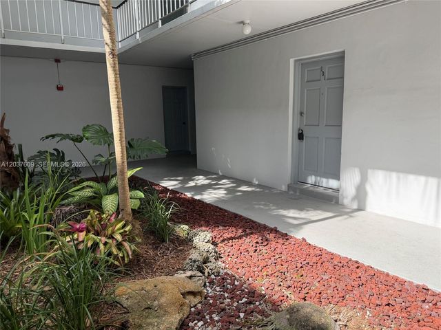 9621 SW 77th Ave 101B, Miami, FL 33156