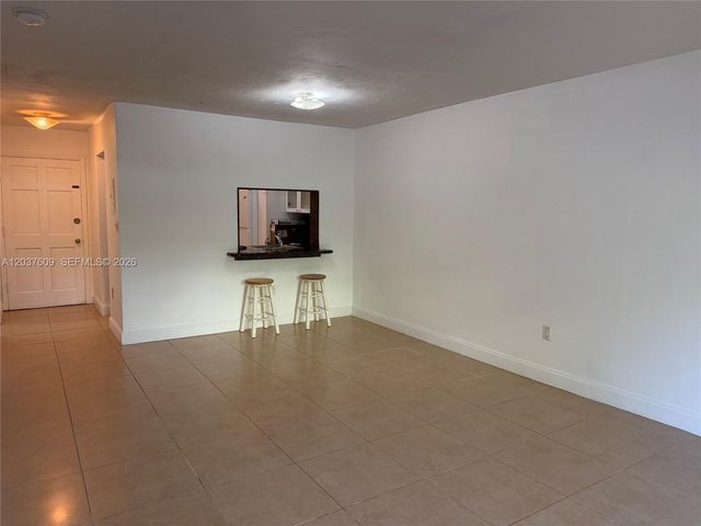 9621 SW 77th Ave 101B, Miami, FL 33156