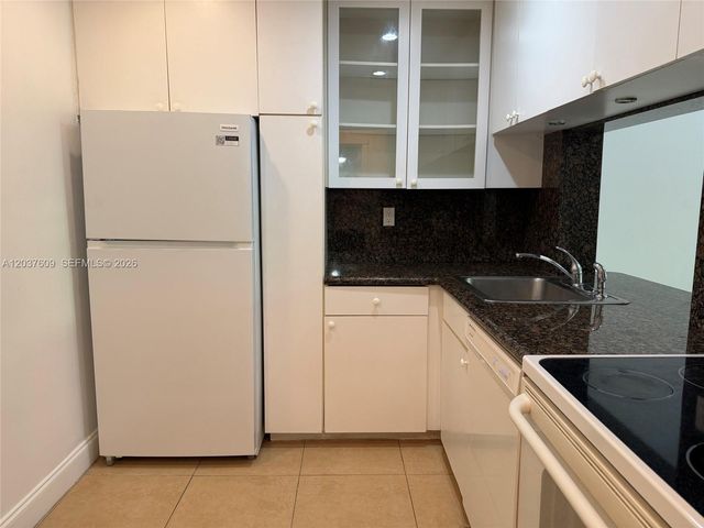 9621 SW 77th Ave 101B, Miami, FL 33156
