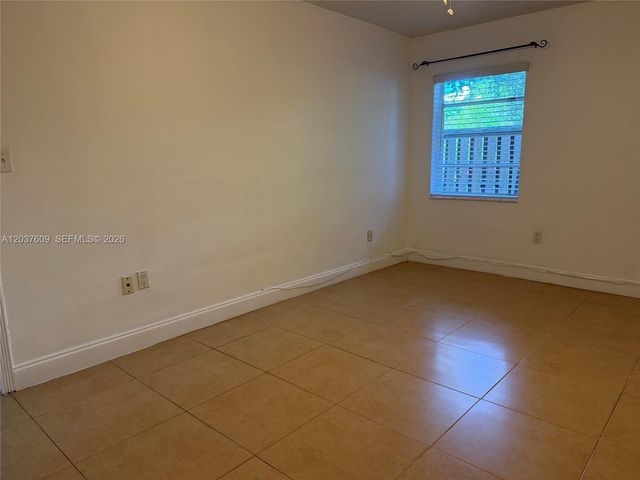 9621 SW 77th Ave 101B, Miami, FL 33156