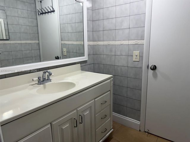 9621 SW 77th Ave 101B, Miami, FL 33156