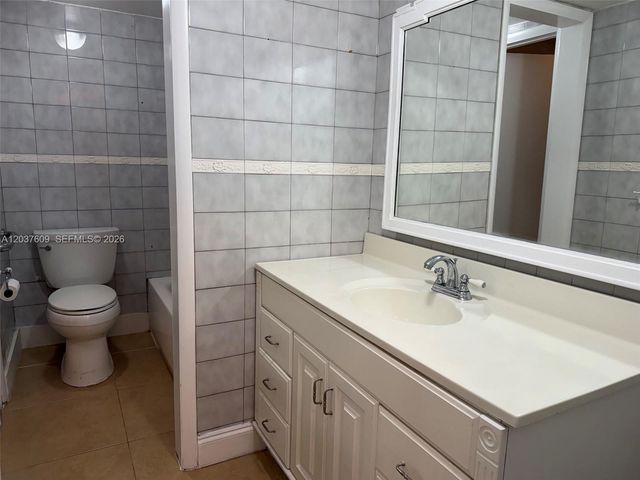 9621 SW 77th Ave 101B, Miami, FL 33156