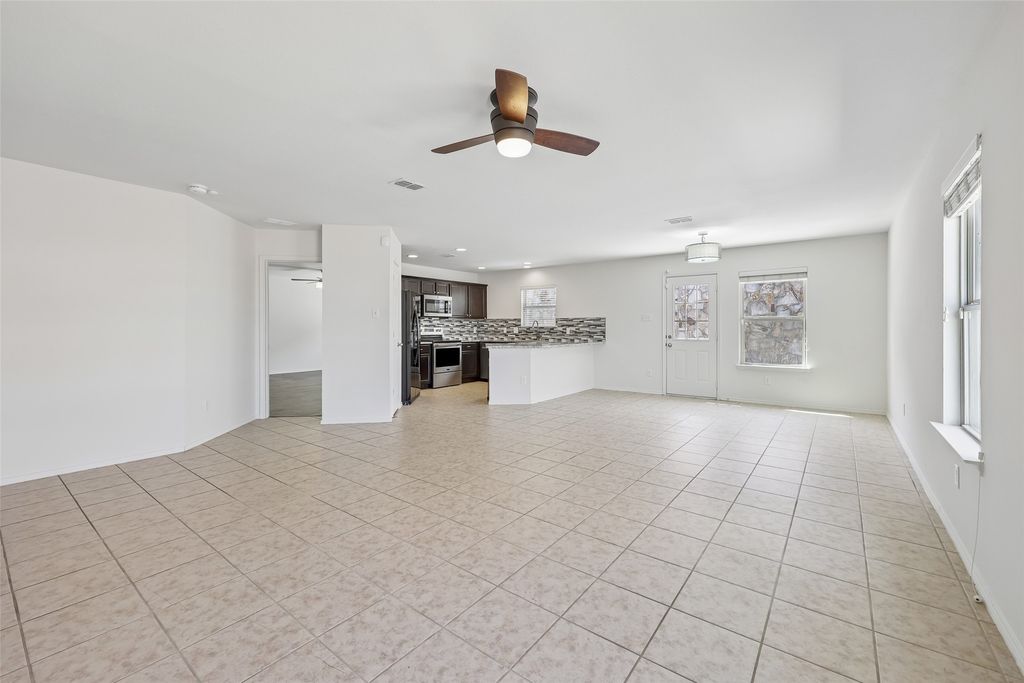 908 Blackberry Trail, Fort Worth, TX 76120 — photo 4