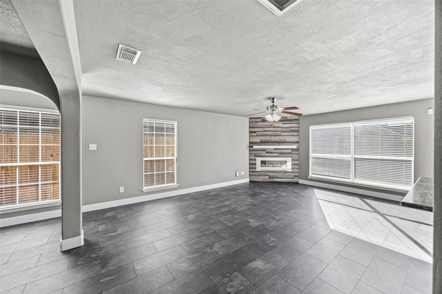 13718 Rural Oak Street, Houston, TX 77034