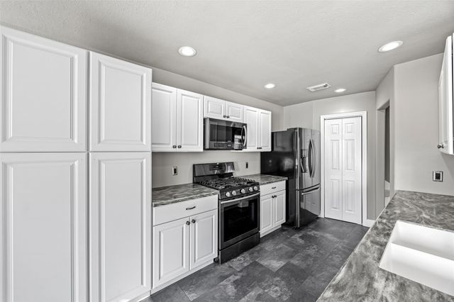 13718 Rural Oak Street, Houston, TX 77034