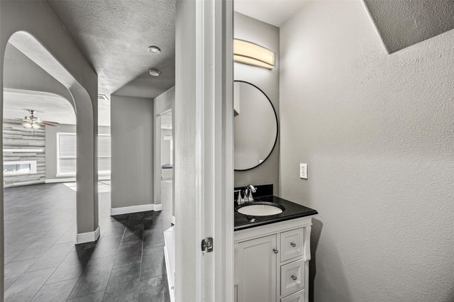 13718 Rural Oak Street, Houston, TX 77034