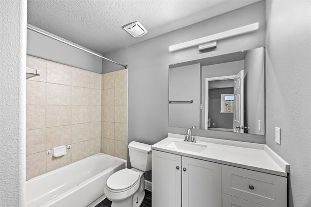 13718 Rural Oak Street, Houston, TX 77034