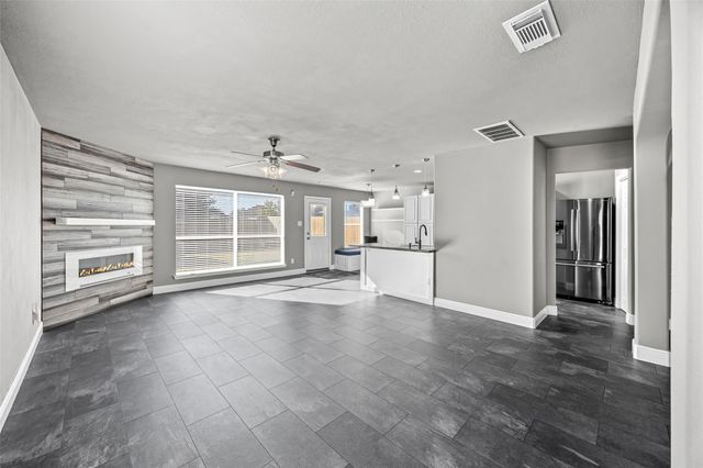 13718 Rural Oak Street, Houston, TX 77034