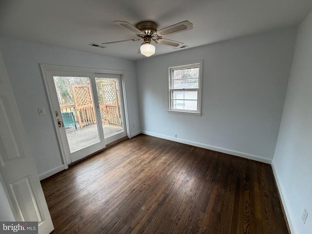 9704 BLAKE LN, Fairfax, VA 22031