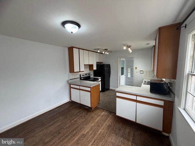 9704 BLAKE LN, Fairfax, VA 22031