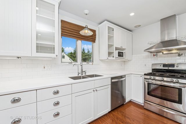 25030 W Fox Avenue, Antioch, IL 60002