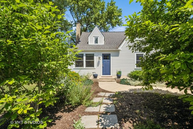 25030 W Fox Avenue, Antioch, IL 60002