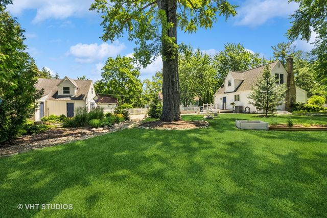 25030 W Fox Avenue, Antioch, IL 60002
