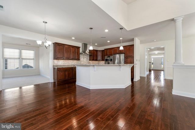 4 BEDFORD DR, Medford, NJ 08055