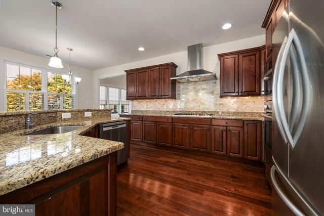 4 BEDFORD DR, Medford, NJ 08055