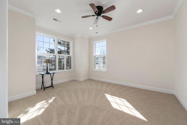 4 BEDFORD DR, Medford, NJ 08055