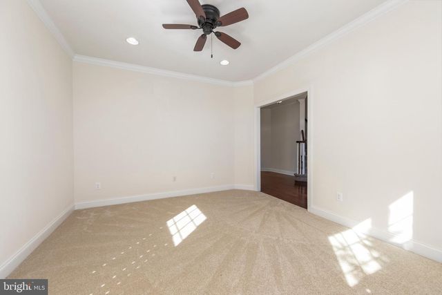 4 BEDFORD DR, Medford, NJ 08055