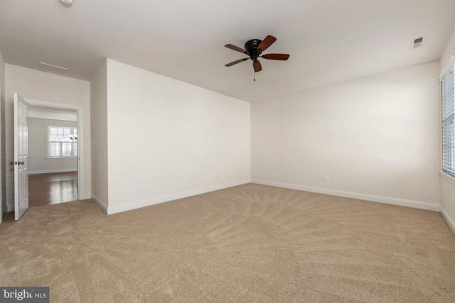 4 BEDFORD DR, Medford, NJ 08055