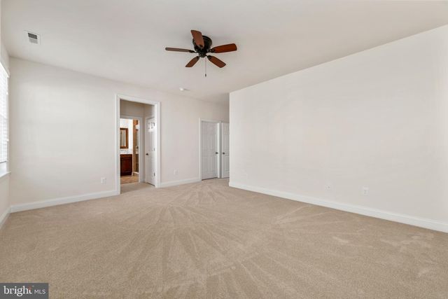 4 BEDFORD DR, Medford, NJ 08055