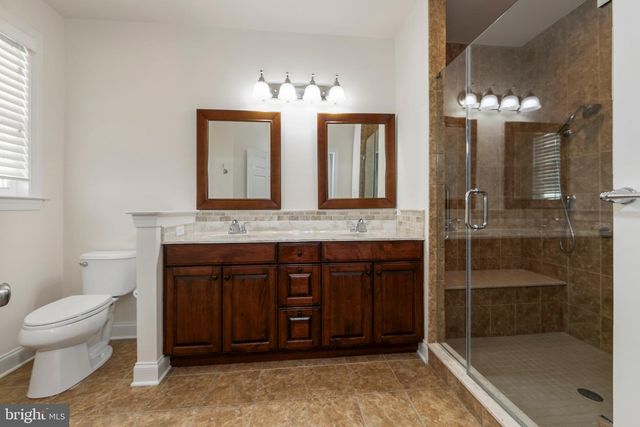 4 BEDFORD DR, Medford, NJ 08055