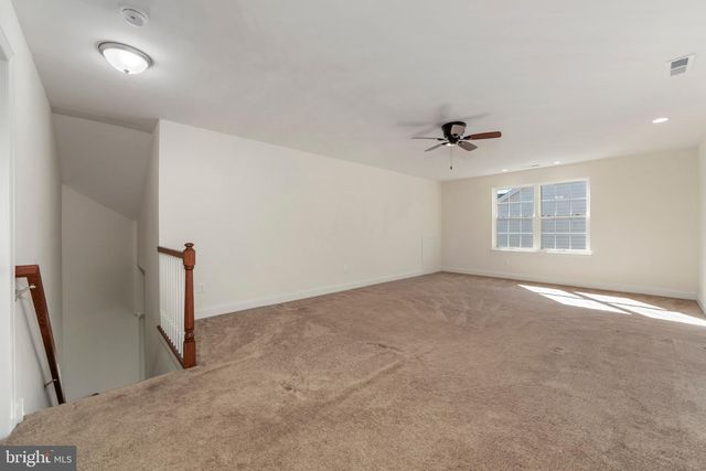 4 BEDFORD DR, Medford, NJ 08055