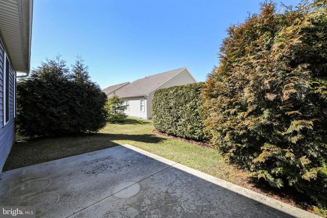 4 BEDFORD DR, Medford, NJ 08055