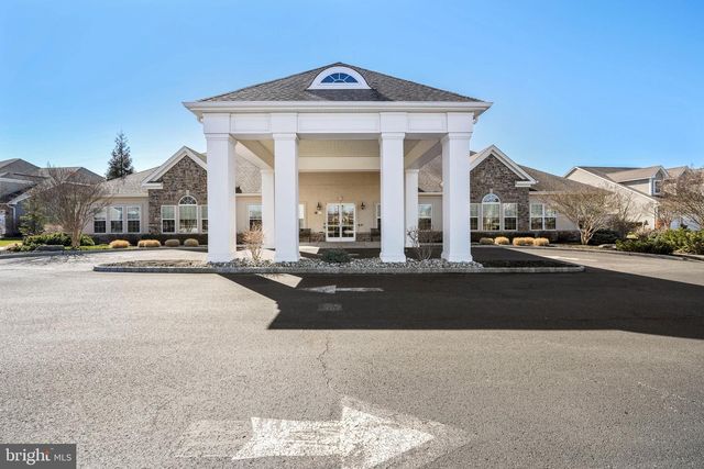 4 BEDFORD DR, Medford, NJ 08055