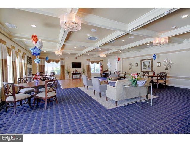 4 BEDFORD DR, Medford, NJ 08055