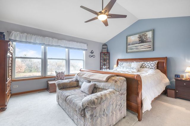 105 N Inverness Court, Round Lake, IL 60073