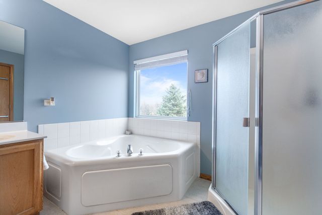 105 N Inverness Court, Round Lake, IL 60073