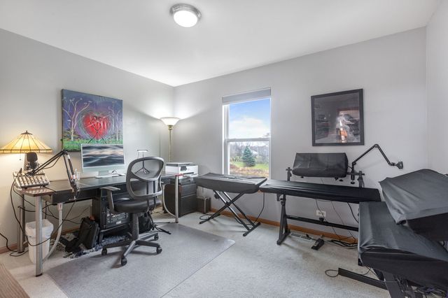 105 N Inverness Court, Round Lake, IL 60073