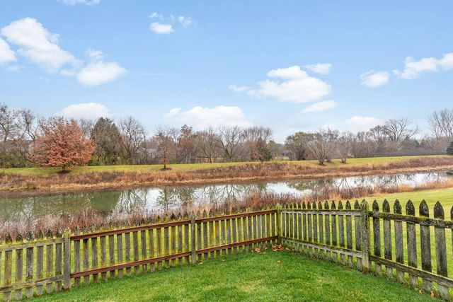 105 N Inverness Court, Round Lake, IL 60073