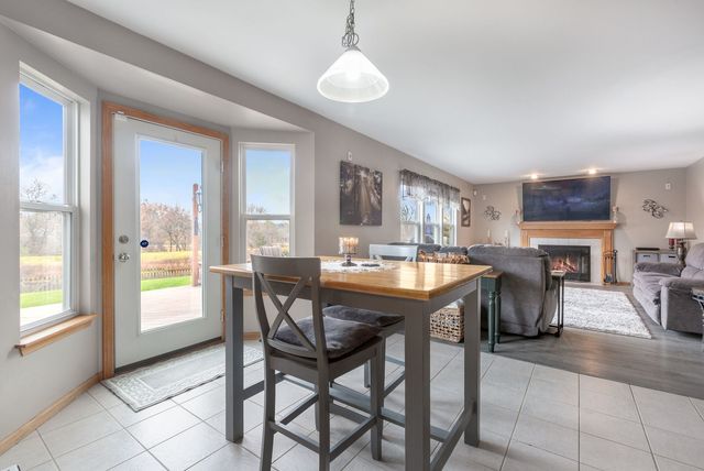 105 N Inverness Court, Round Lake, IL 60073