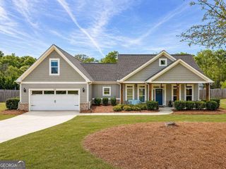 438 Lakewood Drive SW, Social Circle, GA 30025
