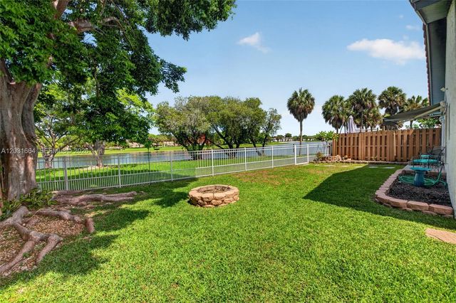 11038 SW 148th Place, Miami, FL 33196