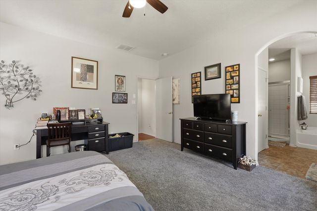 6227 Nueva Espana Road NW, Albuquerque, NM 87114