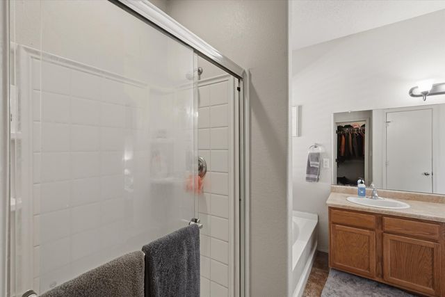 6227 Nueva Espana Road NW, Albuquerque, NM 87114