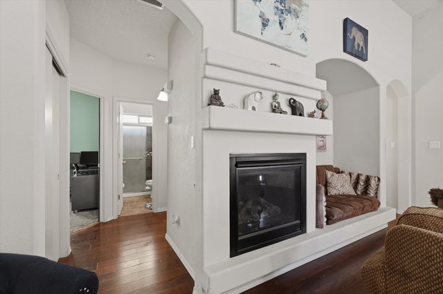 6227 Nueva Espana Road NW, Albuquerque, NM 87114