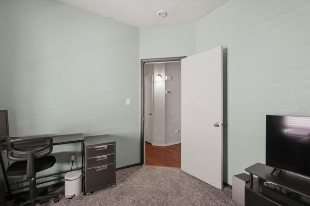 6227 Nueva Espana Road NW, Albuquerque, NM 87114
