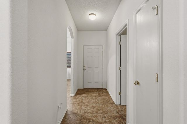 6227 Nueva Espana Road NW, Albuquerque, NM 87114