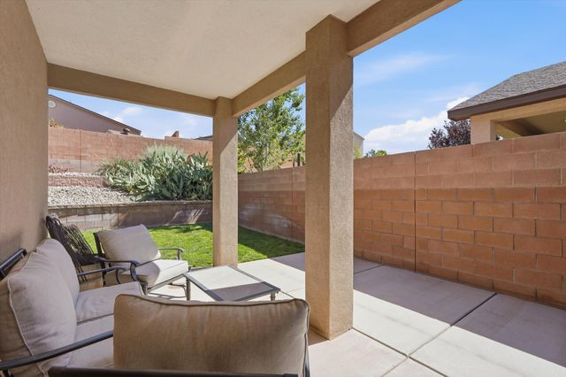 6227 Nueva Espana Road NW, Albuquerque, NM 87114