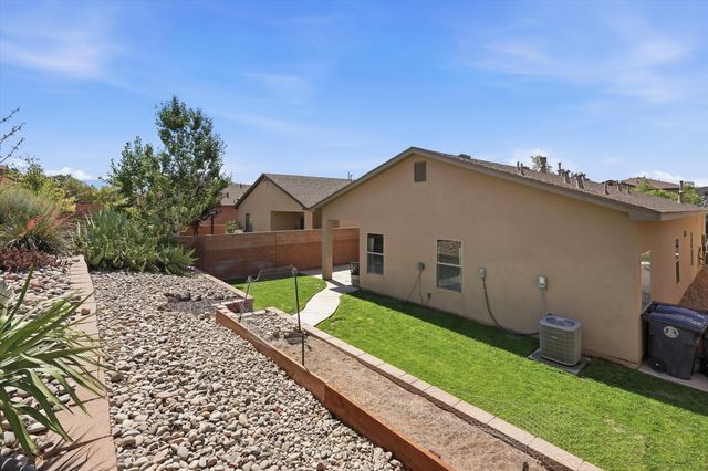 6227 Nueva Espana Road NW, Albuquerque, NM 87114