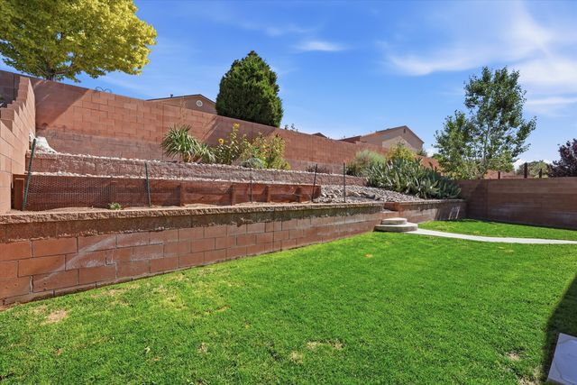 6227 Nueva Espana Road NW, Albuquerque, NM 87114