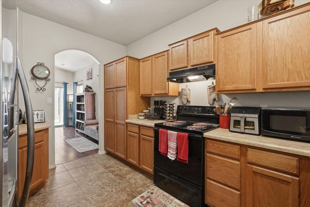 6227 Nueva Espana Road NW, Albuquerque, NM 87114