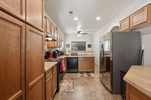 6227 Nueva Espana Road NW, Albuquerque, NM 87114