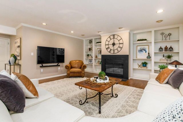 4994 Henderson Heights Road, Columbus, OH 43220