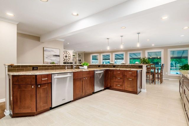 4994 Henderson Heights Road, Columbus, OH 43220