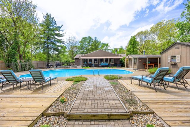 4994 Henderson Heights Road, Columbus, OH 43220
