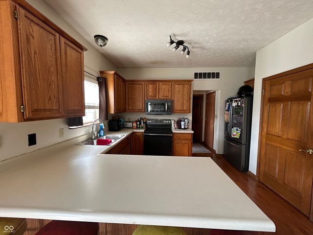 11723 Crab Apple Road, Indianapolis, IN 46239